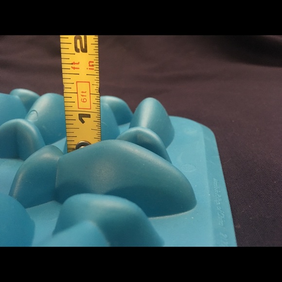 Two IKEA Candy Butter Water Molds Starfish Fish - Picture 5 of 8